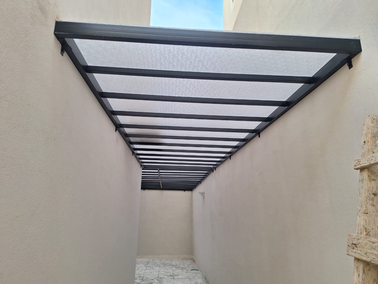 مظلات ممرات لكسان شفاف مظلات ممرات لكسان شفاف